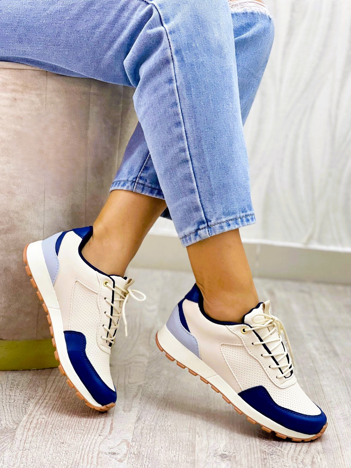 gid://shopify/MediaImage/24692327972958